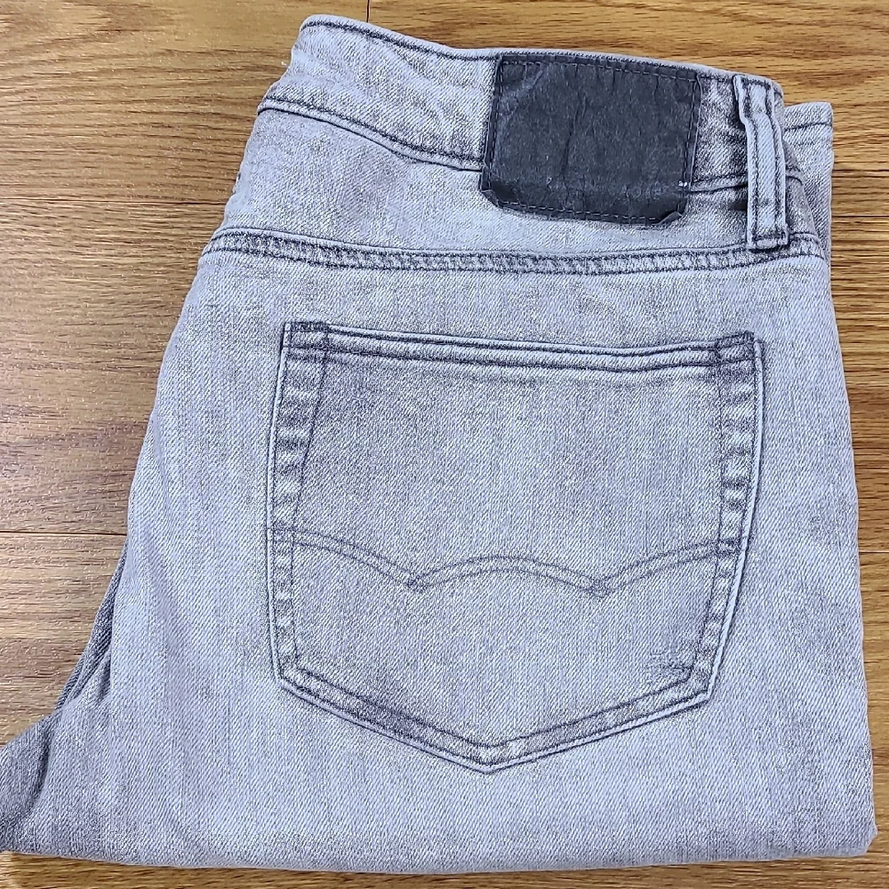 AMERICAN EAGLE MENS SKINNY 32x31.5 AIR FLEX + PRE-OWNED DISTRESSED DENIM JEANS
